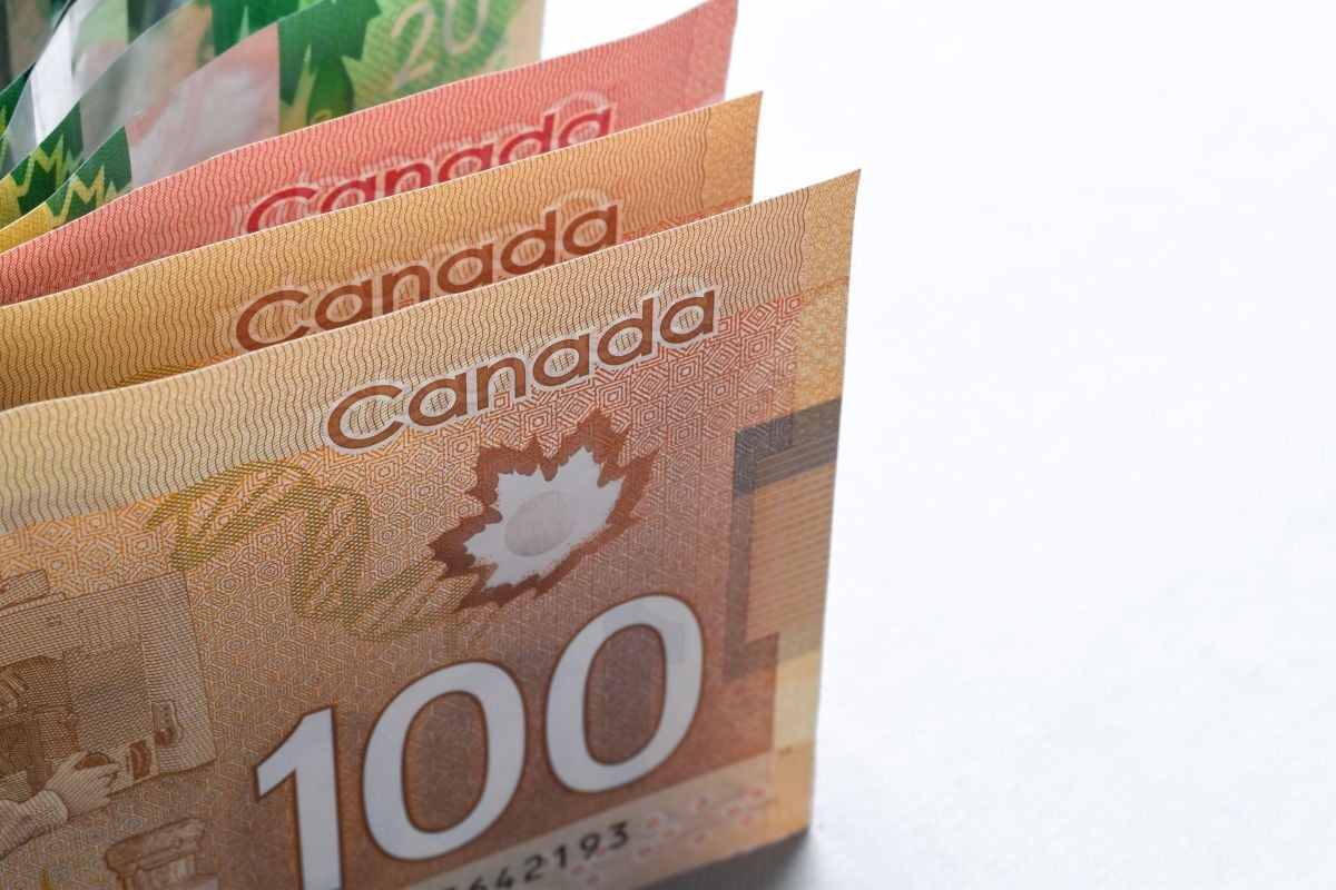 des billets de banque en argent canadien